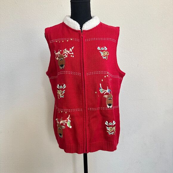 Classic Elements Sweaters - Classic Elements Christmas Vest Women XL Embroidered Reindeer Sherpa Collar